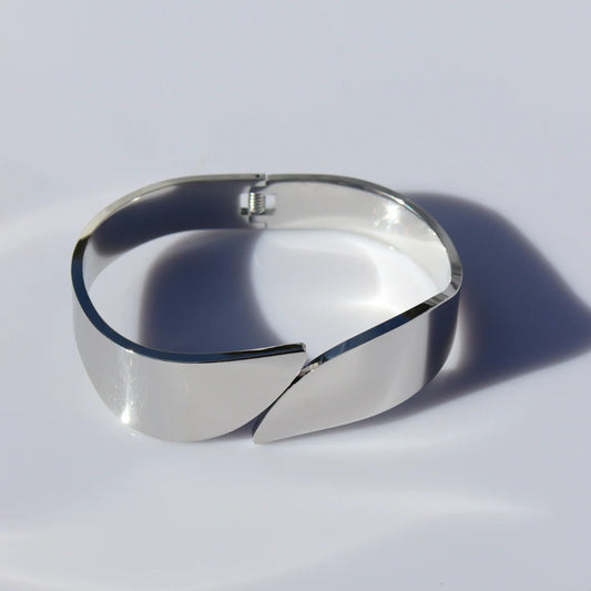 Steel Me - Cici Silver Cuff