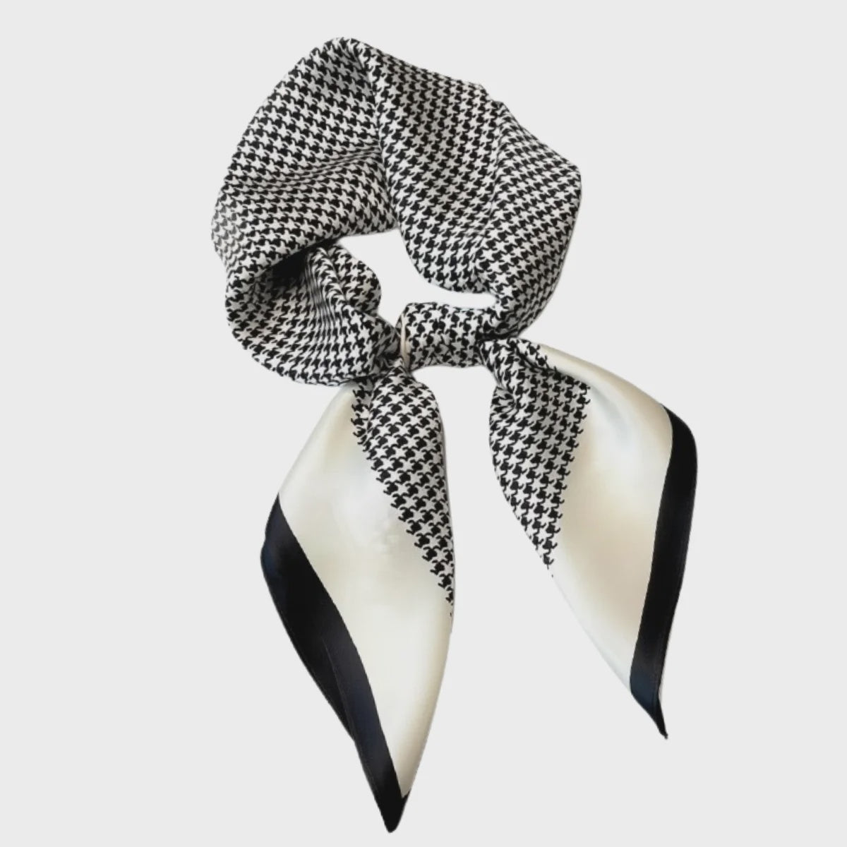 CARTER Classic Houndstooth Scarf