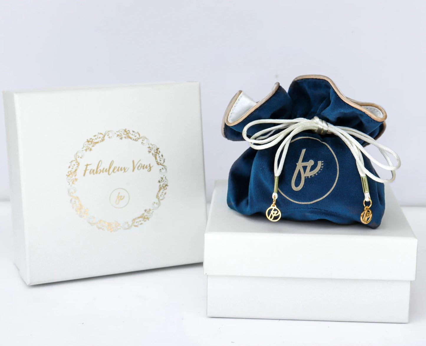 FV - White Jewellery Pouch In Gift Box