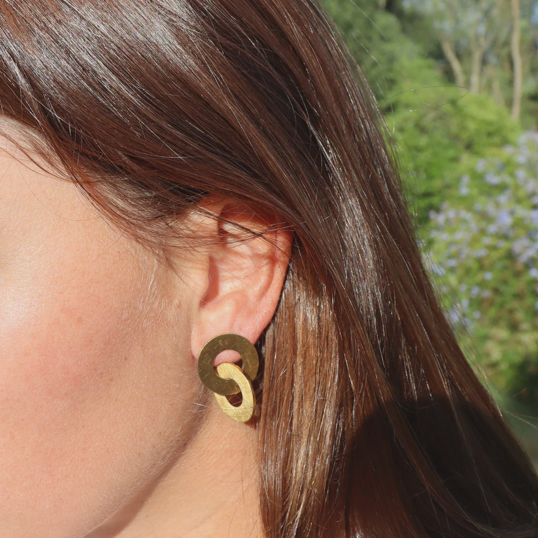 Circula Yellow Gold Stud Earrings