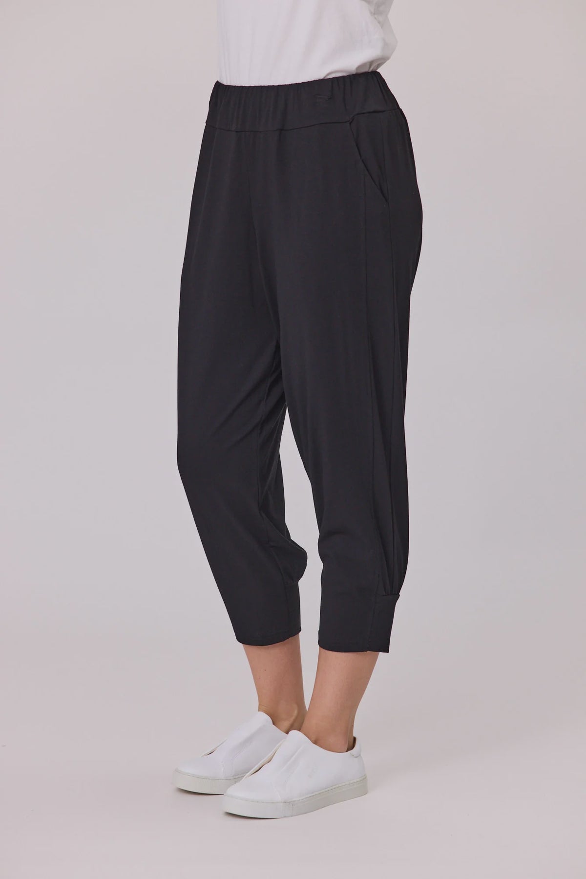 Ease Knit Side Panel Pant - Black