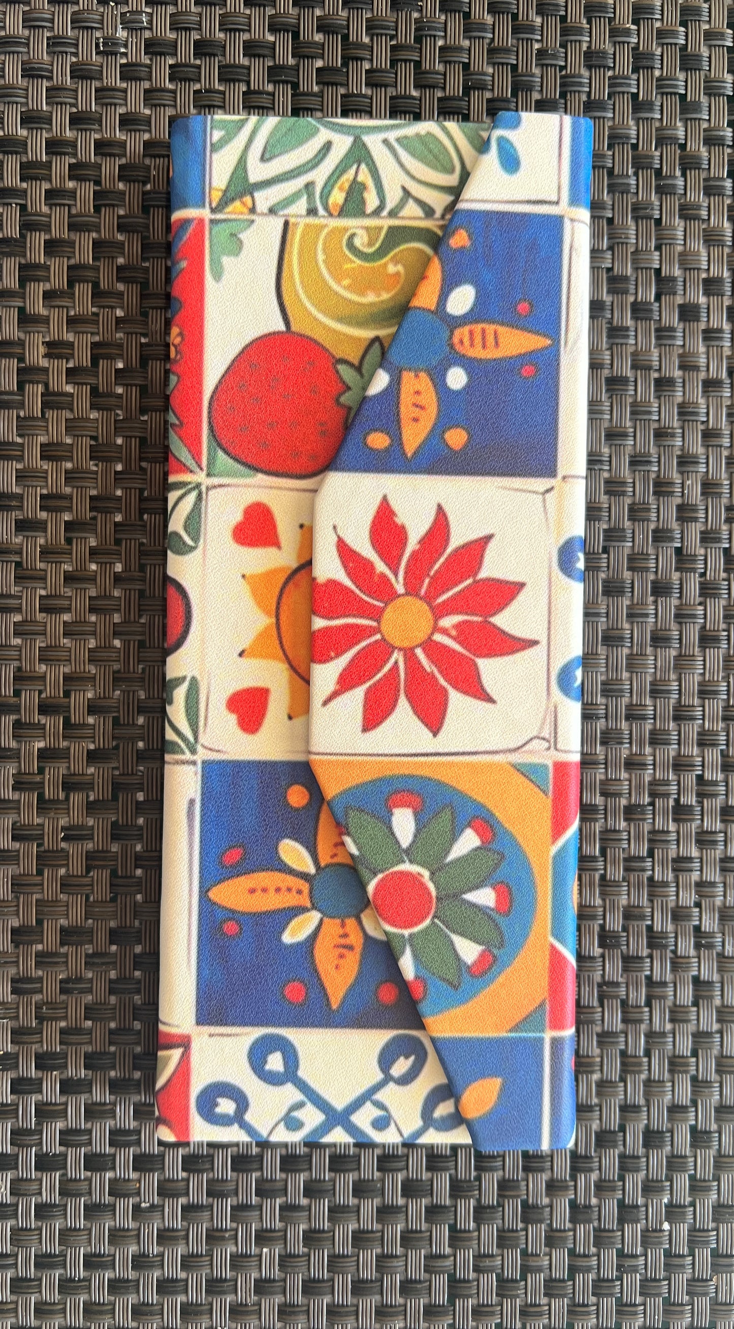 GIO -Fold-Away Glasses Case