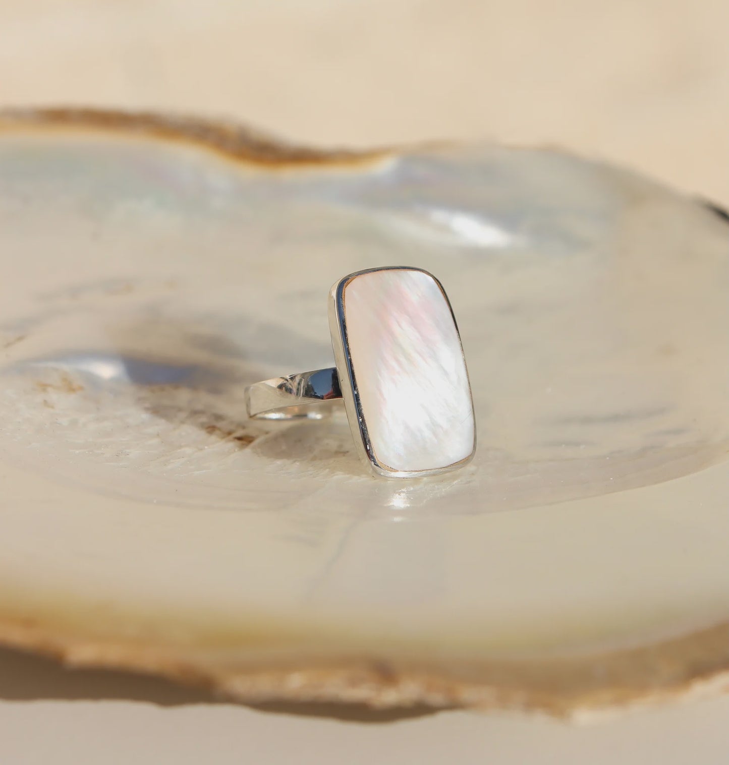 La Stèle Mother of Pearl Rectangle Ring