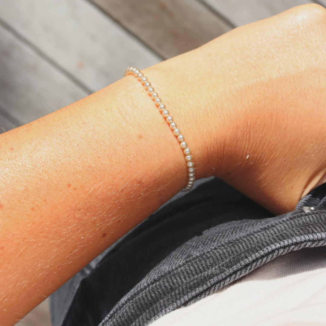 Perle- Petite Champagne Pearl Stretchy Bracelet