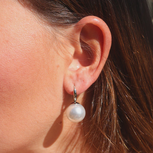 Steel Me - Silver Round Man Made Pearl Earring