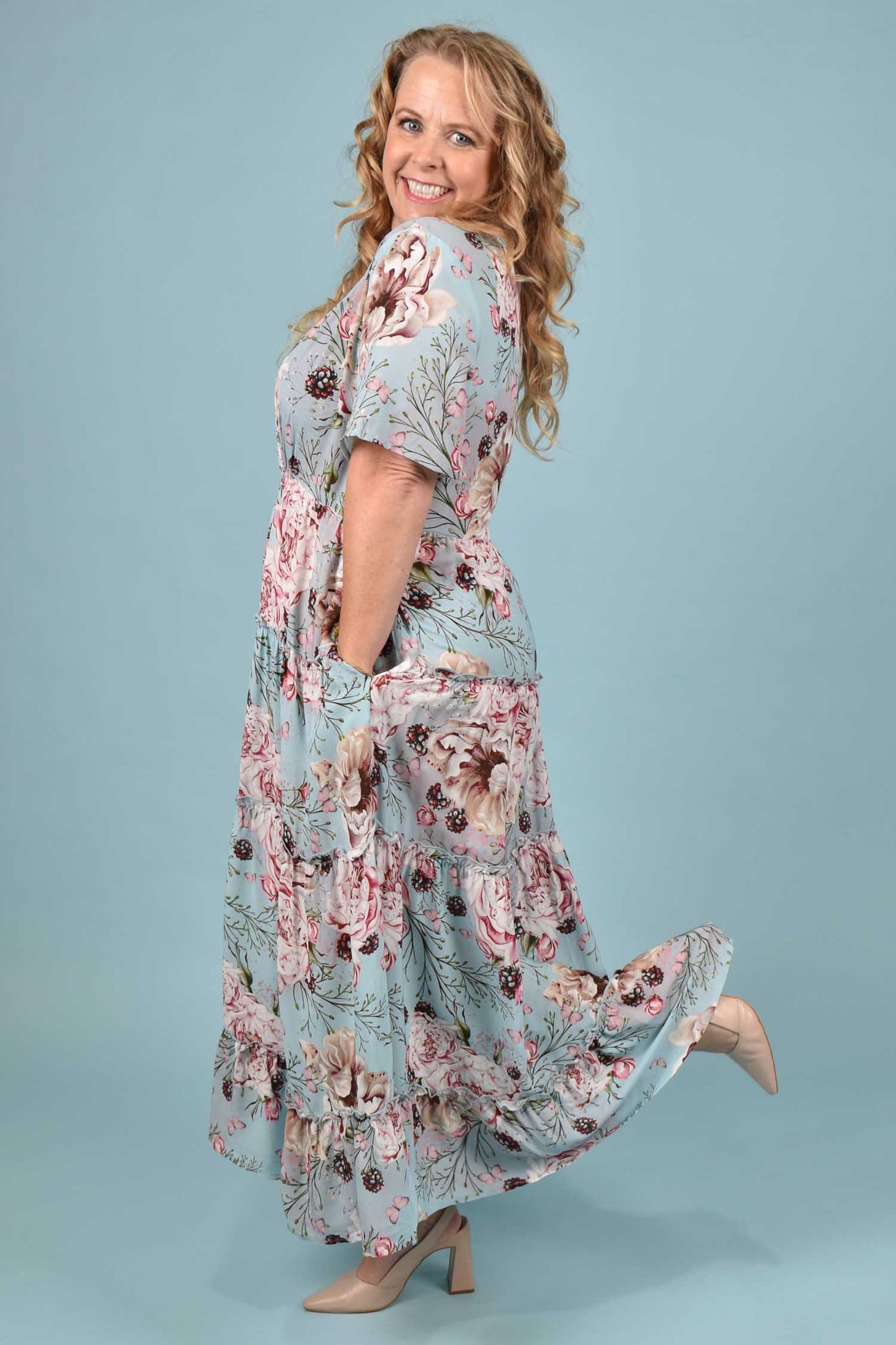 Pretty As A Picture Dress - Roseberry Cluster